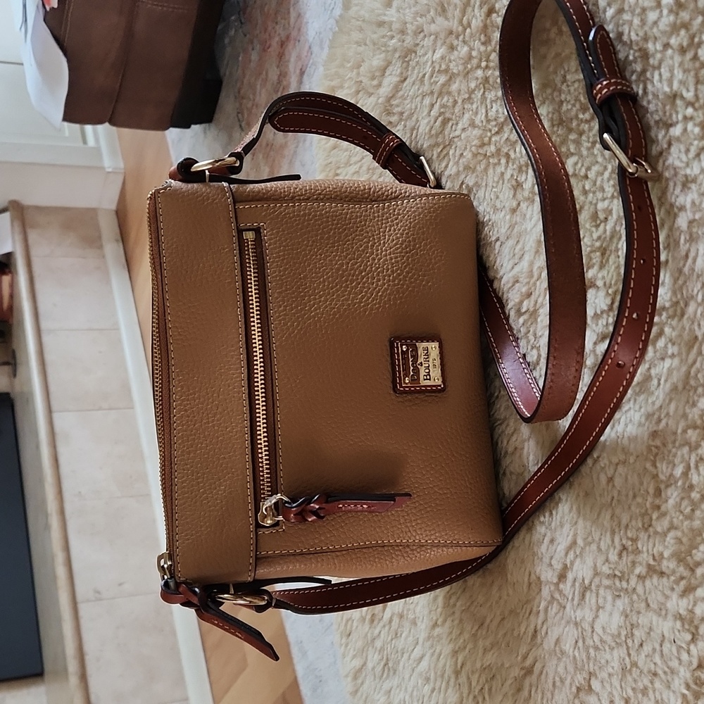 NWOT Dooney & Bourke Allison Carmel Crossbody Bag 🤎